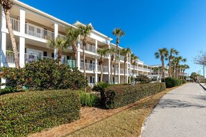Condo, 2 quartos | Fachada