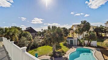 House, 4 Bedrooms | Pool