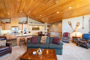 House, 4 Bedrooms | Living area | Smart TV - Hillside Mountain Creek Haven 4 Bedroom Home (Truckee)