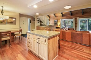 House, 4 Bedrooms | Interior - 15 Blue Grouse 4 Bedroom Home (Bend)