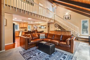 House, 4 Bedrooms | Living area | Smart TV - 15 Blue Grouse 4 Bedroom Home (Bend)