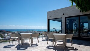 Outdoor dining - Menesse Town Tower 202 1 Bedroom Condo (Playa del Carmen)