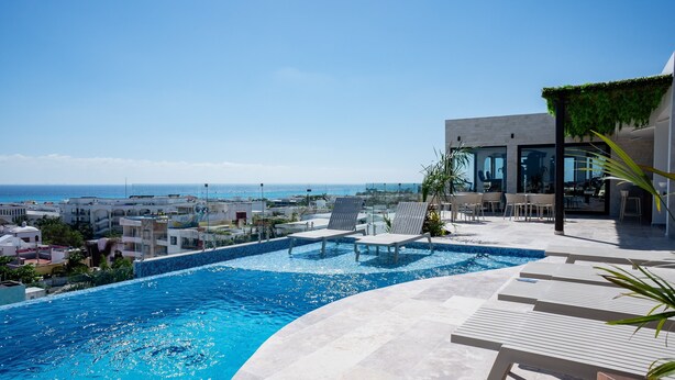 Pool - Menesse Town Tower 202 1 Bedroom Condo (Playa del Carmen)