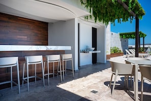 Condo, 1 Bedroom | Outdoor dining