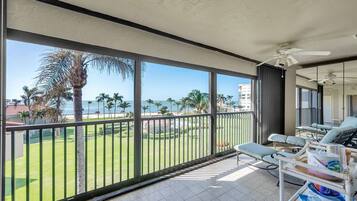Condo, 2 Bedrooms | Interior