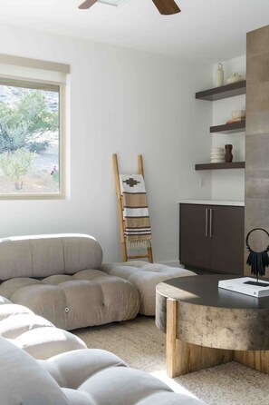 Televisie en een open haard