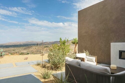 Modern desert pool house