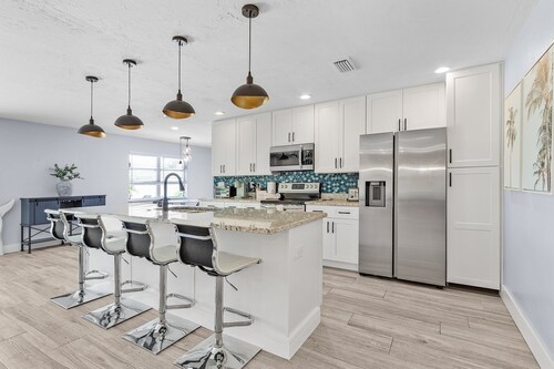 Soak Up The Sun - Saltwater Pool, Spacious Fenced-in Backyard, 3 Bedroom Home