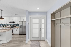 House, 3 Bedrooms | Private kitchen | Fridge, oven, coffee/tea maker, toaster - Soak Up The Sun - Saltwater Pool, Spacious Fenced-in Backyard, 3 Bedroom Home (Cape Coral)