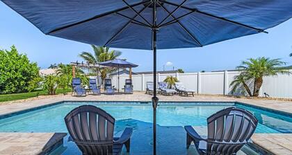 Soak Up The Sun - Saltwater Pool, Spacious Fenced-in Backyard, 3 Bedroom Home