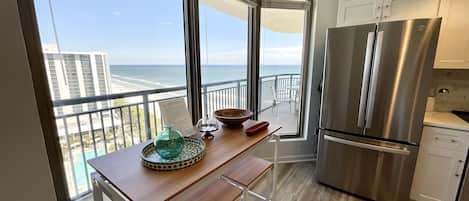 Condo, 3 Bedrooms | Private kitchen | Fridge, oven, coffee/tea maker, toaster