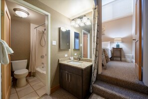 Condo, 3 habitaciones | Baño