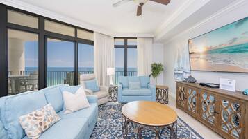 Condo, 3 Bedrooms | Living area