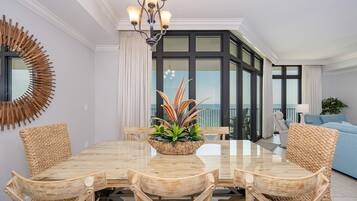 Condo, 3 Bedrooms | Dining