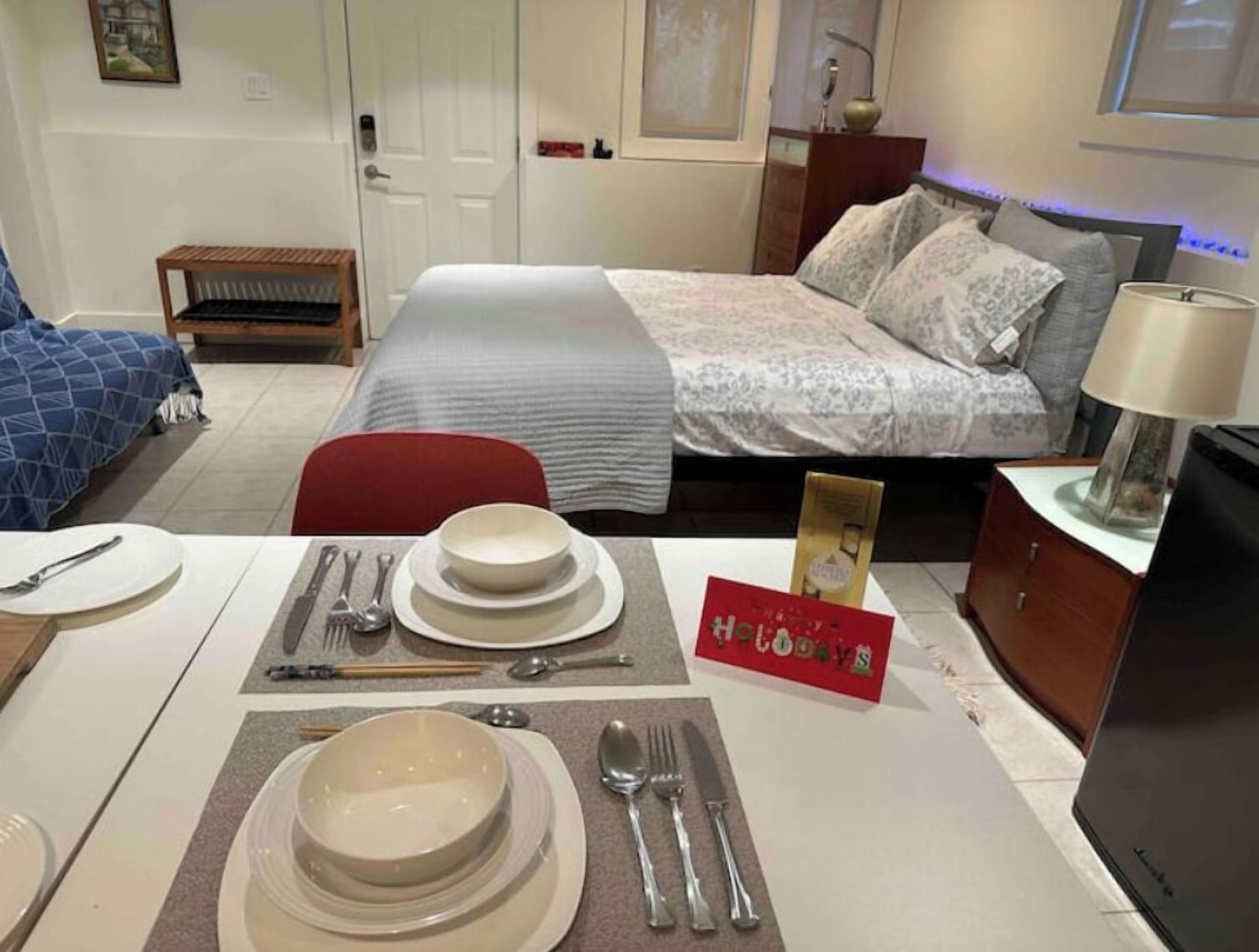 1 bedroom, in-room safe, iron/ironing board, free WiFi