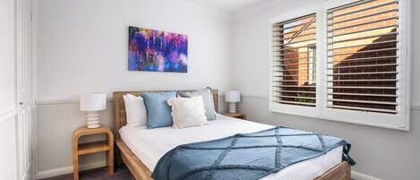 3 عدّة غرف نوم ومكواة/لوح كي وواي فاي مجانًا وملاءات أسرّة