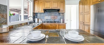 Spacious | Pet Friendly | Ping Pong Table | Near Beach