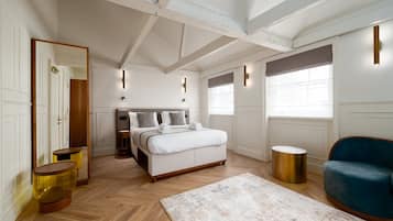 1 bedroom, desk, Internet, bed sheets