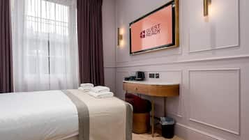 1 bedroom, desk, Internet, bed sheets