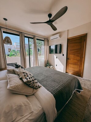 3 bedrooms, desk, iron/ironing board, WiFi