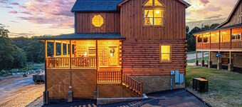 XmasCabins by SmokyStays - Christmas Themed Year Round