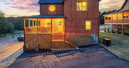 XmasCabins by SmokyStays - Christmas Themed Year Round