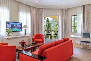Corner Suite | Living room - Legend Valley Hotel Ha Nam (Kim Bang)