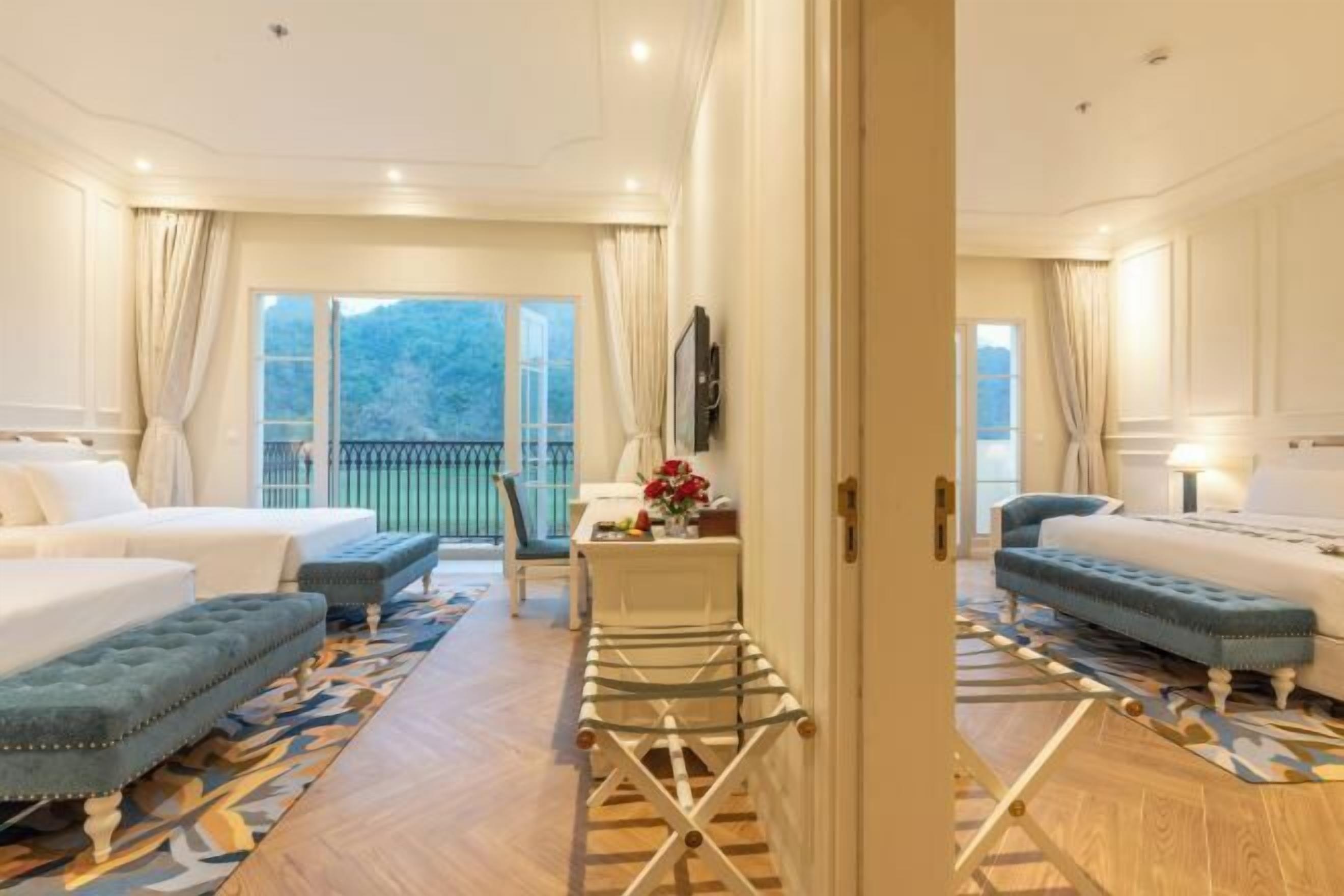 Frigobar, cofres nos quartos, escrivaninha, Wi-Fi de cortesia