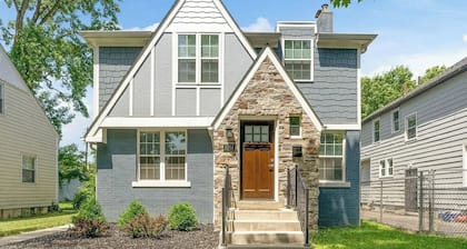 Cozy, Modern Luxe 3-bedroom house in Columbus with WiFi and AC