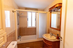 Hair dryer, bidet, towels - Molino del Sol, Sugar and Tradition (Motril)
