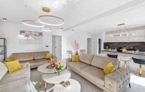 Smart TV - 6 bedroom stunning home in Podglavica (Podglavica)