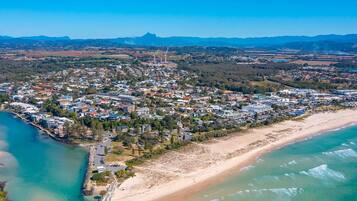Una playa cerca
