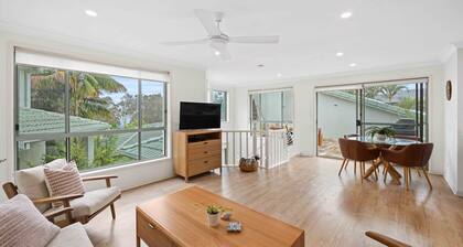 Blue Gum Apt 4 - walk to lake, beach, shops