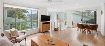 Blue Gum Apt 4 - walk to lake, beach, shops