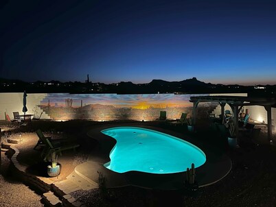 Panoramic Mountain Views, Heated Pool, 2 Kitchens
