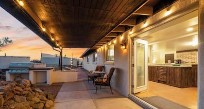 Panoramic Mountain Views, Heated Pool, 2 Kitchens