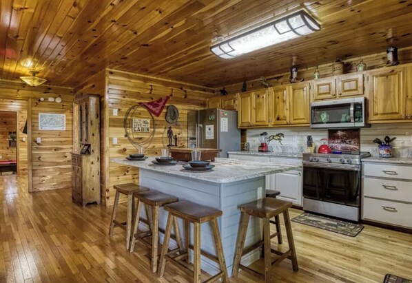 電子レンジ、オーブン、コンロ、食器洗い機