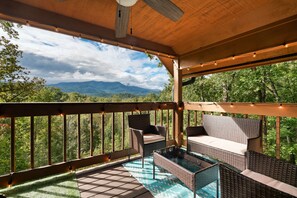 Property grounds - STUNNING VIEWS! Dual decks, game room, arcade, pool table, luxury &UPGRADES (Gatlinburg)