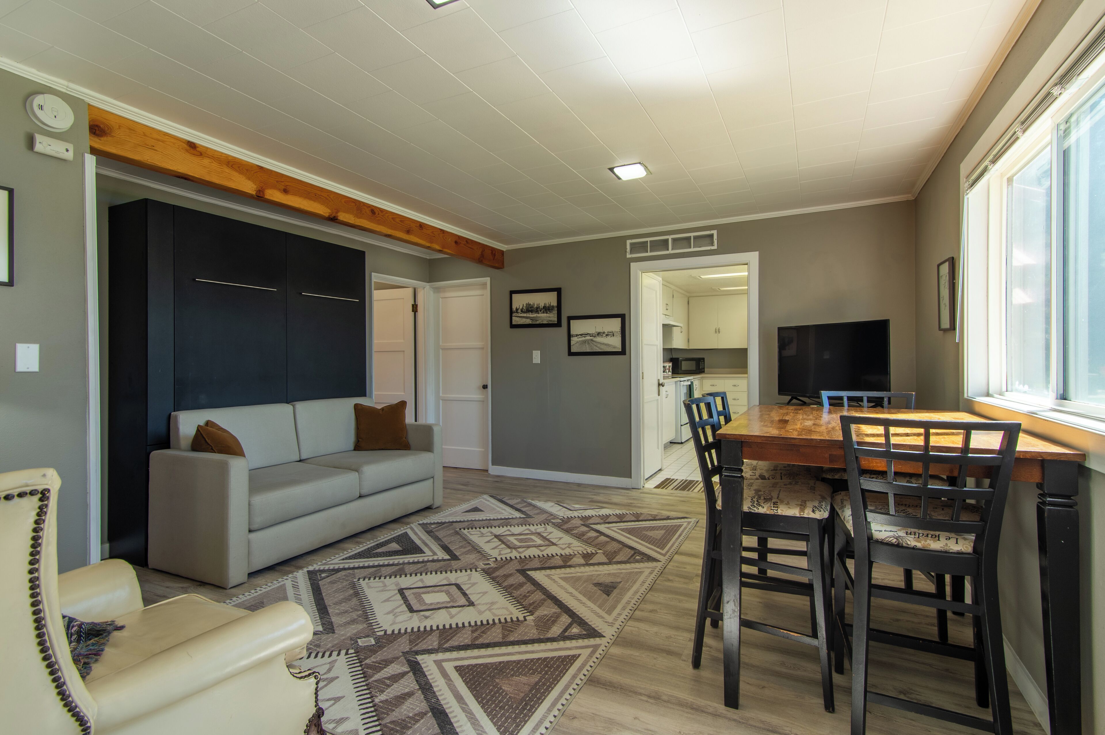 Familienhaus | Essbereich im Zimmer