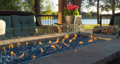 Historic Gilchrist Waterfront Resort