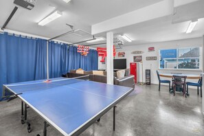Games room - Once Upon A Tide - Walk to Beach (Lincoln City)