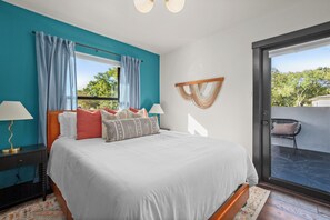 5 bedrooms, desk, iron/ironing board, travel cot