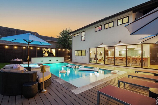 Outdoor pool, a heated pool