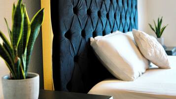 5 slaapkamers, een bureau, een strijkplank/strijkijzer, wifi