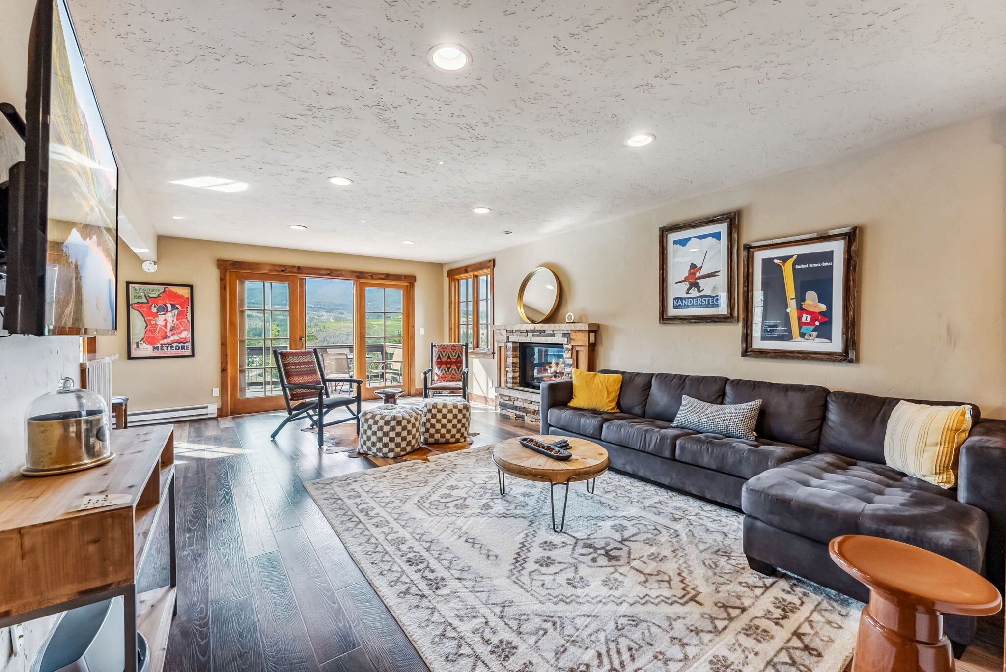 TV, fireplace, stereo, offices