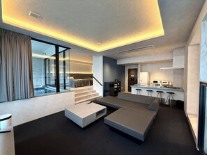 Suite de lujo, balcón, vistas al jardín | 1 dormitorio, caja fuerte, wifi gratis y ropa de cama