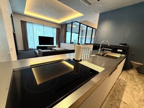Luxury Suite, Balcony, Garden View
