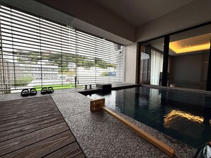 Executive Suite | 1 bedroom, in-room safe, free WiFi, bed sheets - DOG HOTEL SHIRAHAMA (Shirahama)