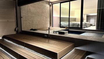 Executive Suite | 1 bedroom, in-room safe, free WiFi, bed sheets