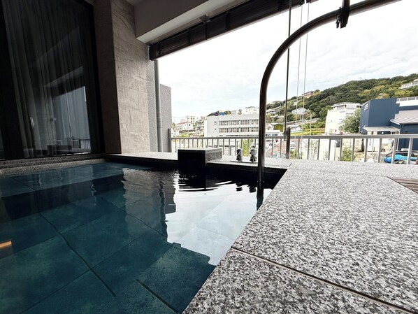 Suite Luxe, balcon, vue jardin